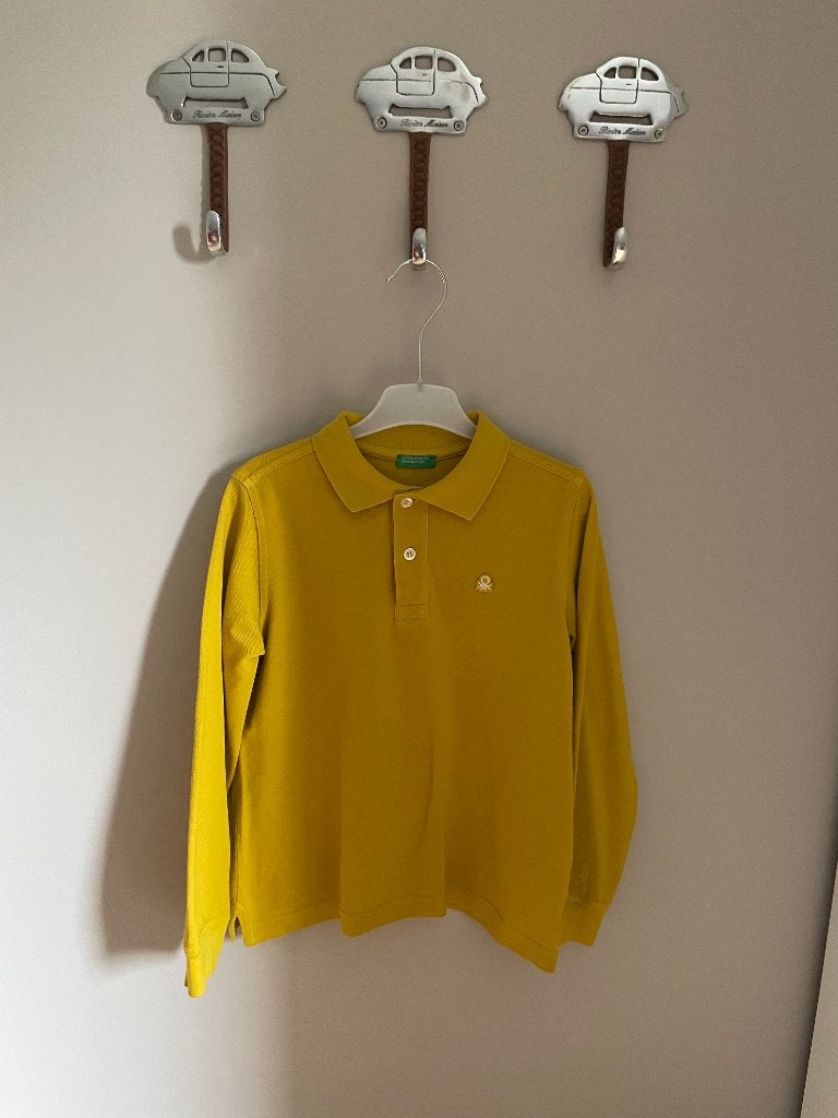 Polo geel maat 122 Benetton, Kinderen en Baby's, Kinderkleding | Maat 122, Ophalen, Zo goed als nieuw, Shirt of Longsleeve, Jongen