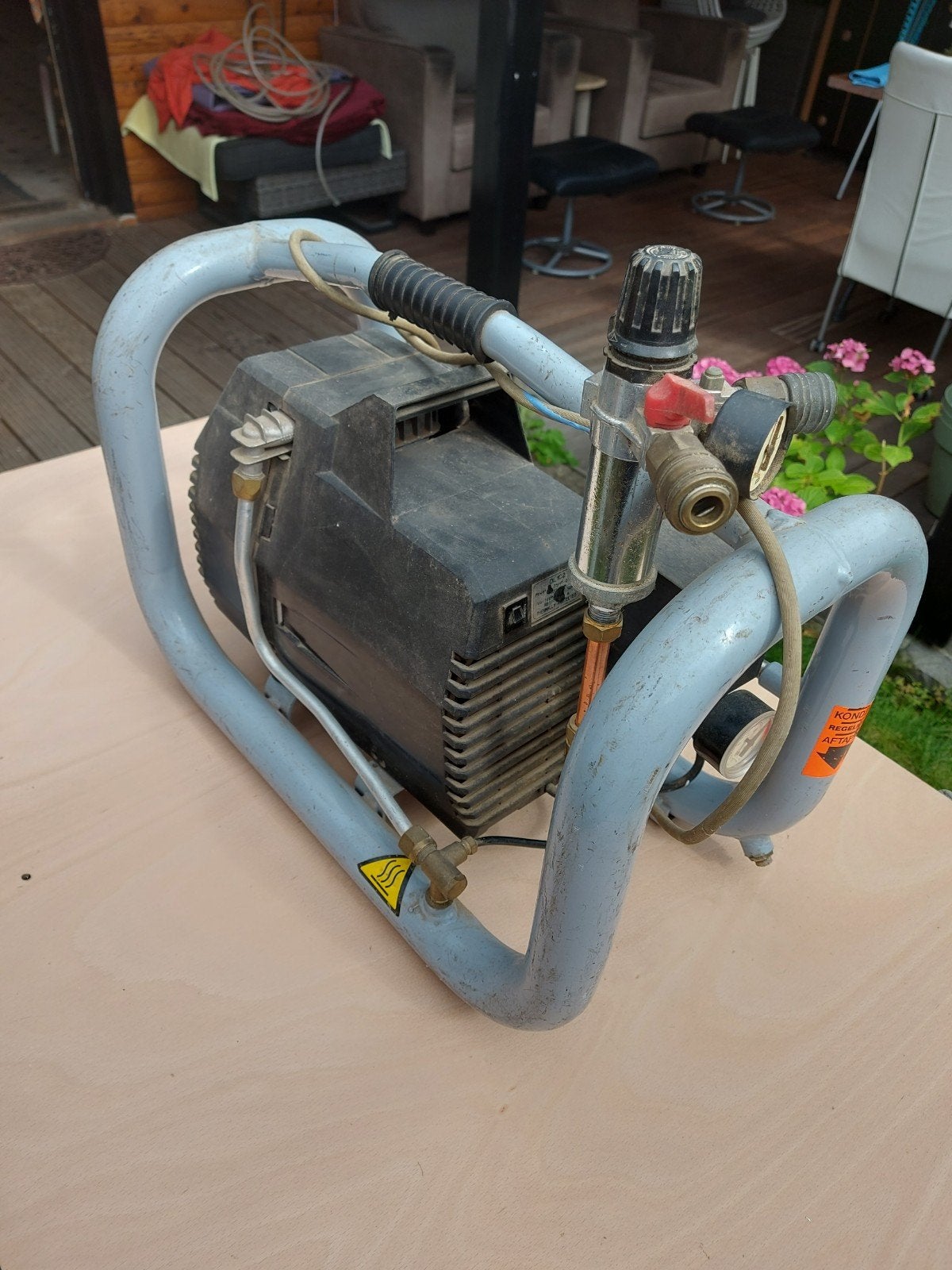 kleine professionele compressor, Minder dan 25 liter, Ophalen, Gebruikt, Minder dan 200 liter/min