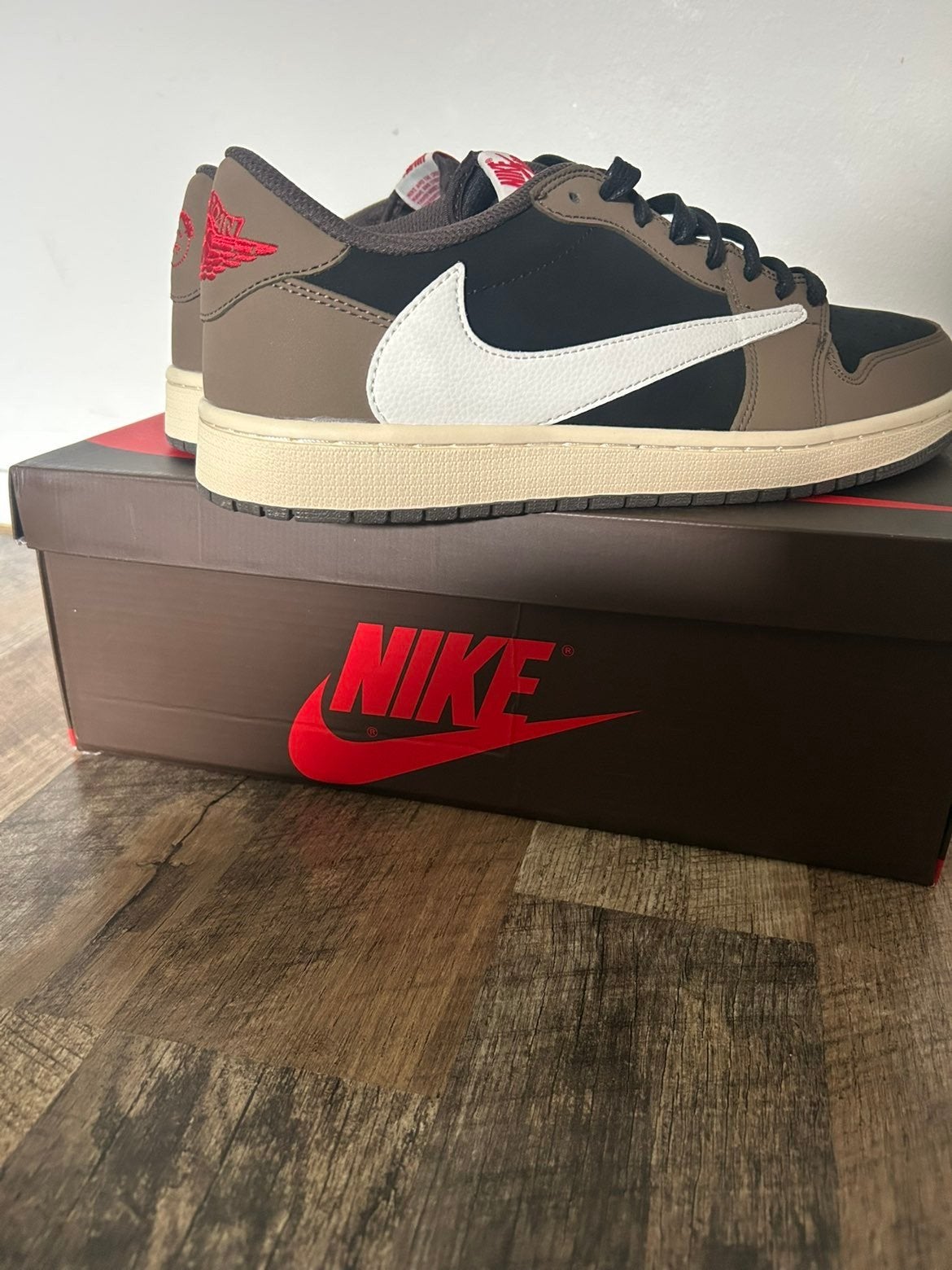 Nike Jordan 1 Travis Scott Low Zwart Bruin maat 45, Zwart, Nike, Nieuw, Ophalen of Verzenden
