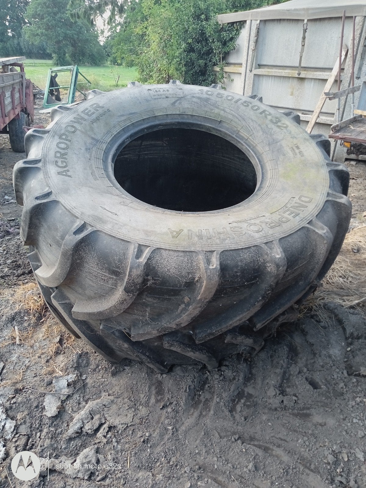 Dneproshina 1050/50r32, Ophalen, Zo goed als nieuw