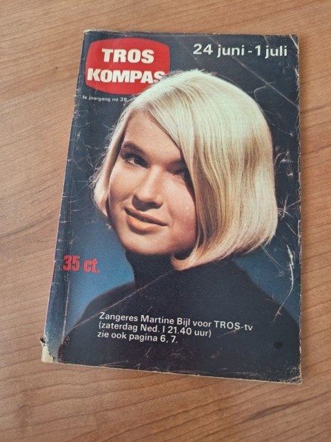 Tros Kompas 1967 Martine Bijl the Beatles Jeanne Moreau, Boeken, Ophalen of Verzenden, Gelezen, Muziek, Film of Tv