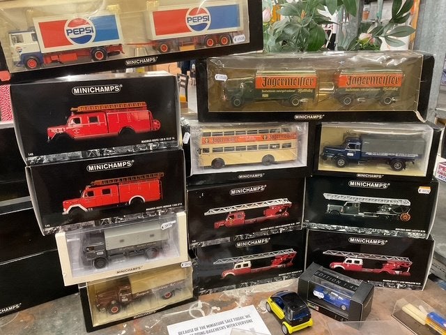 Grote verzameling Minichamps modelauto's trucks, Ophalen, Auto, M, Zo goed als nieuw
