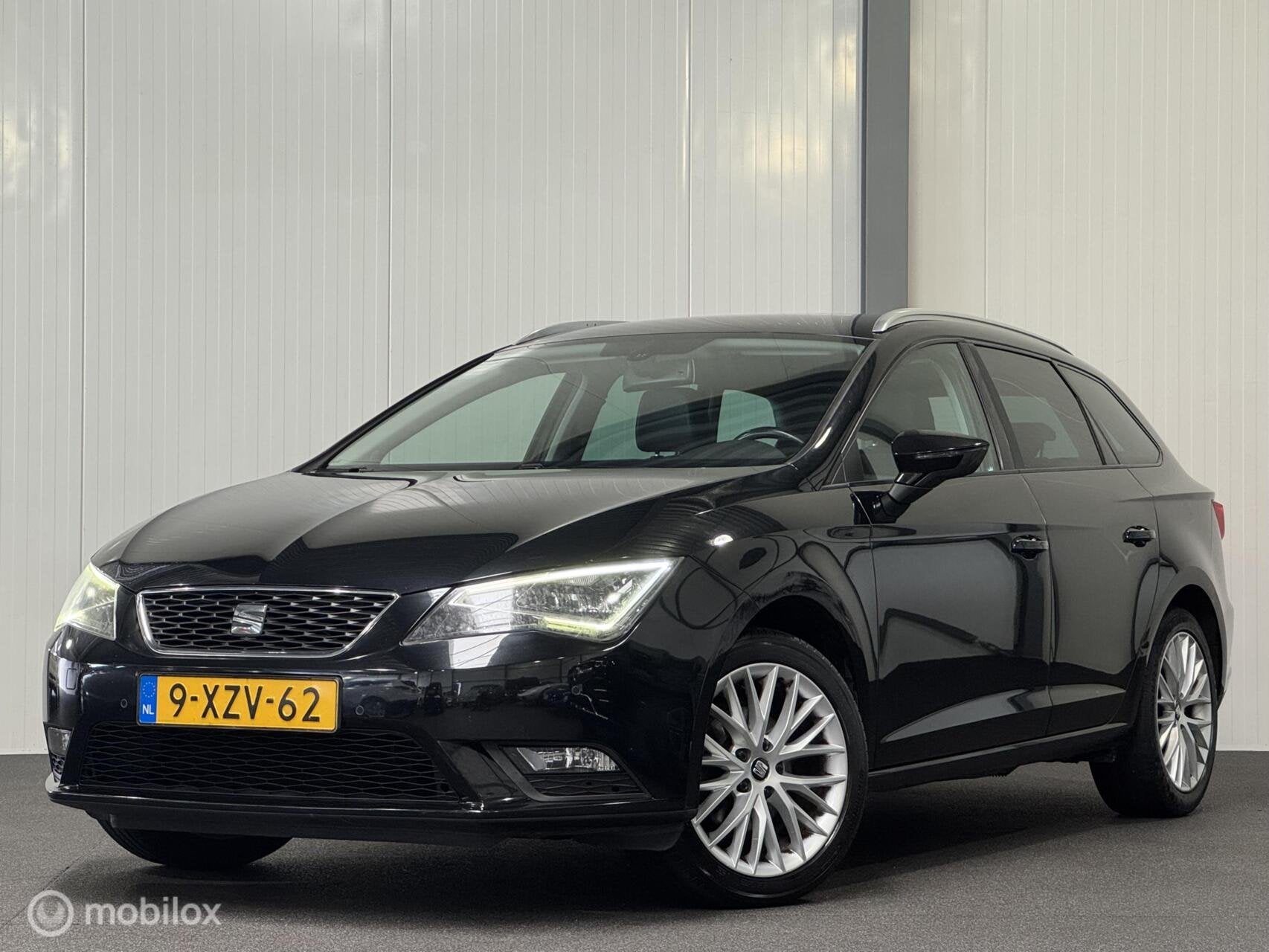 Seat Leon ST 1.2 TSI Style [ NAP trekhaak leder/alcantara ], Auto's, Voorwielaandrijving, Euro 5, 1154 kg, 4 cilinders