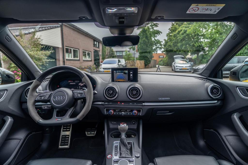 Audi RS3 Quattro 2.5-400PK, panoramadak, virtueel cockpit en, Auto's, Gebruikt, Zwart, Traction-control, Leder