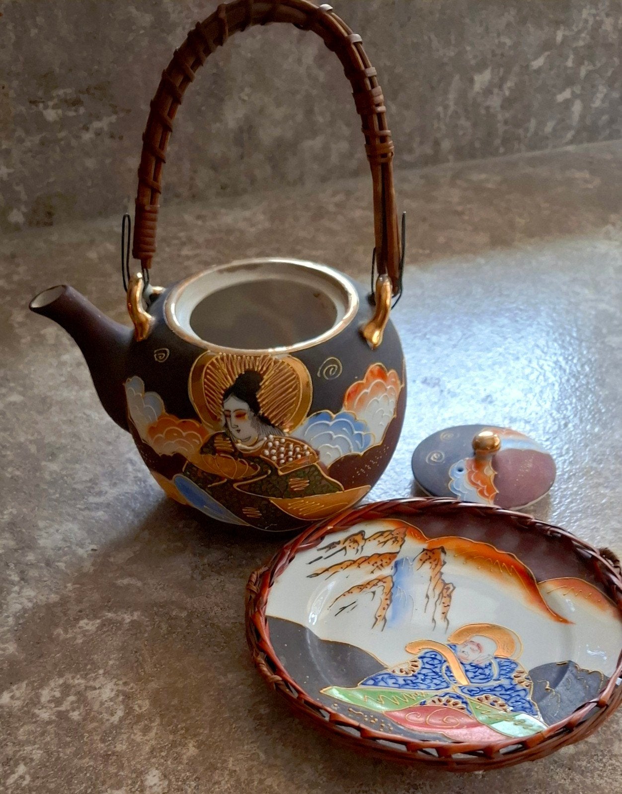 Antieke Japanse Satsuma theepot met bamboe handvat, Ophalen of Verzenden