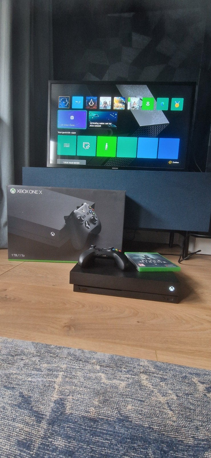 Xbox One X 1TB zwart met controller en Black Mirror, Met games, Verzenden, Zo goed als nieuw, 1 TB