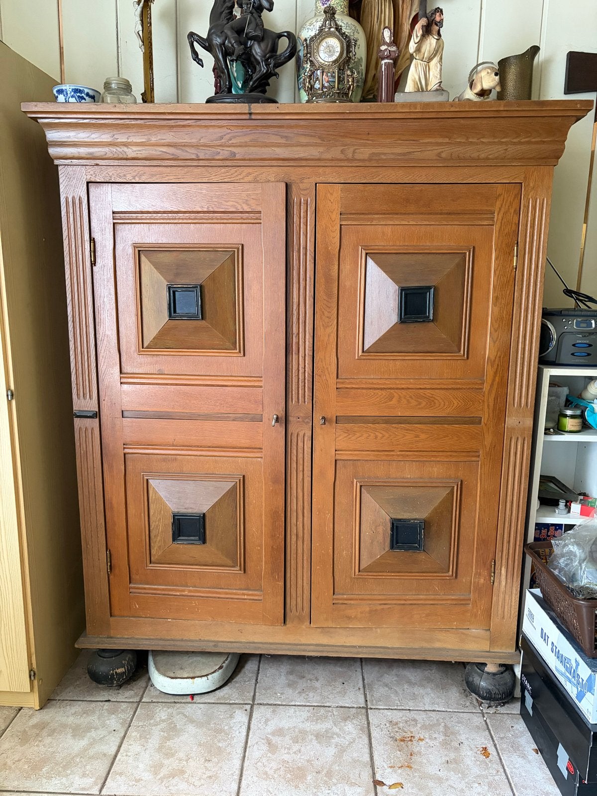 Antieke houten eiken kussenkast, Antiek en Kunst, Antiek | Meubels | Kasten, Ophalen
