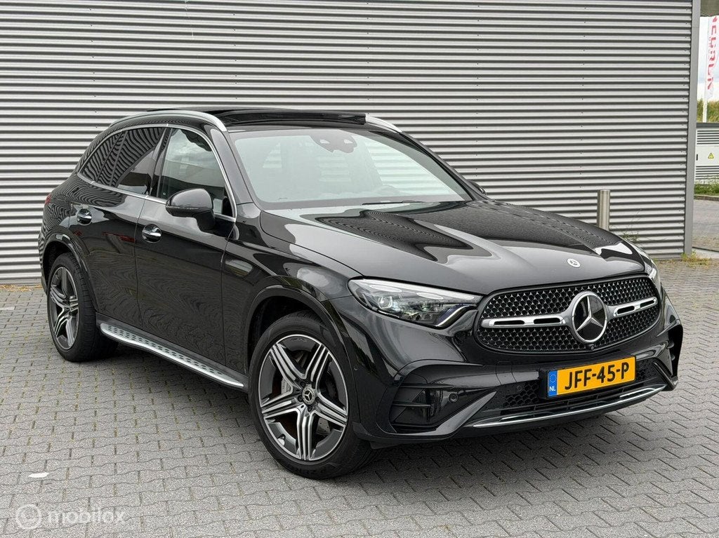 Mercedes GLC-klasse 300e 4MATIC AMG Line, Auto's, Mercedes-Benz, Gebruikt, Euro 6, Zwart, Leder