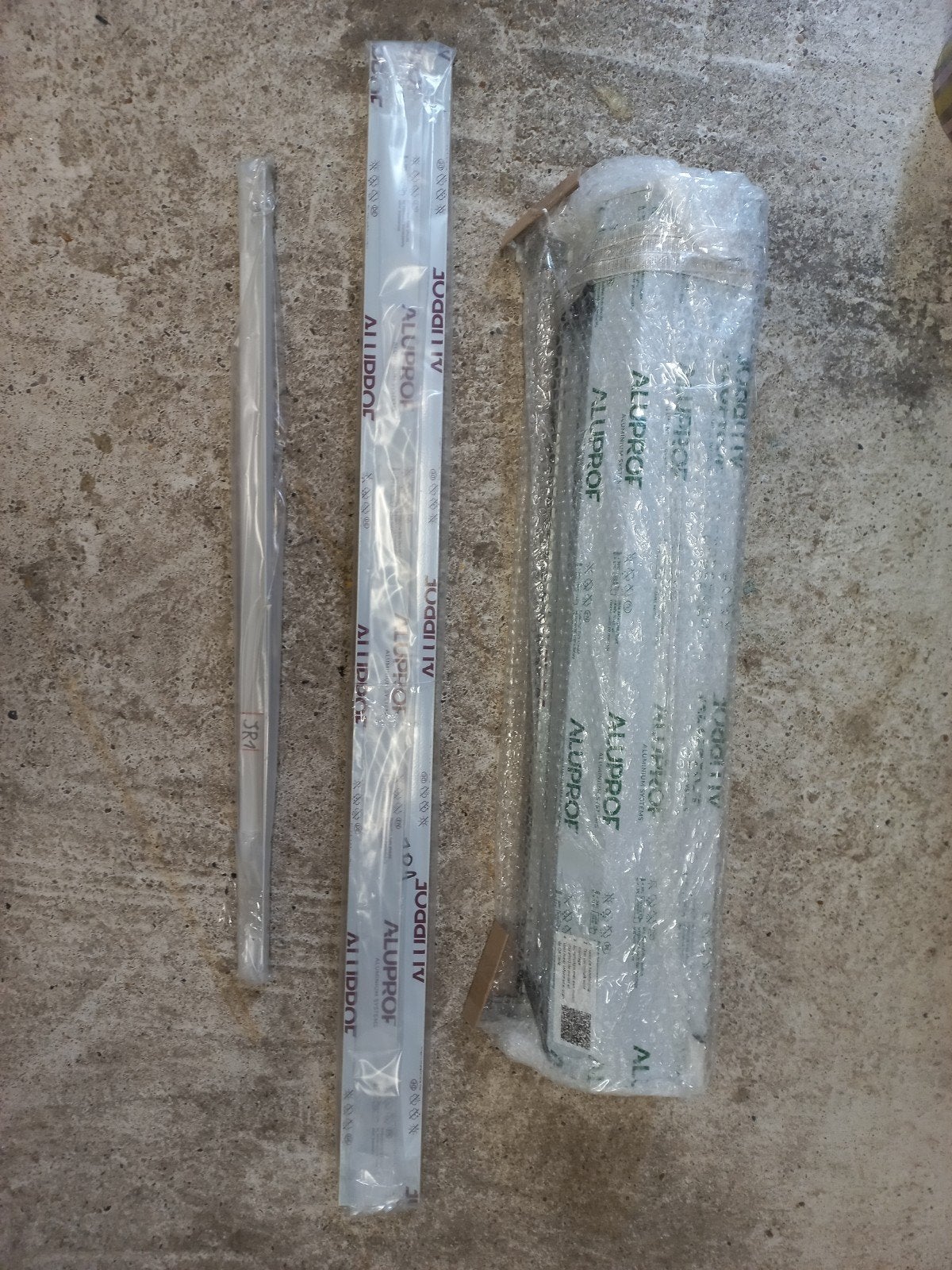 nieuw band bediend rolluik 800 mm breed, Doe-het-zelf en Verbouw, Rolluiken, Ophalen, Minder dan 100 cm, Nieuw, Wit