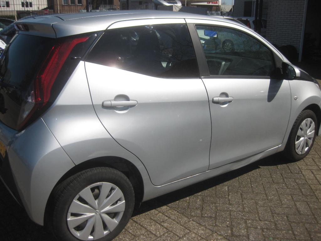 deur, deuren ,  scherm, toyota aygo, Ophalen of Verzenden, Toyota