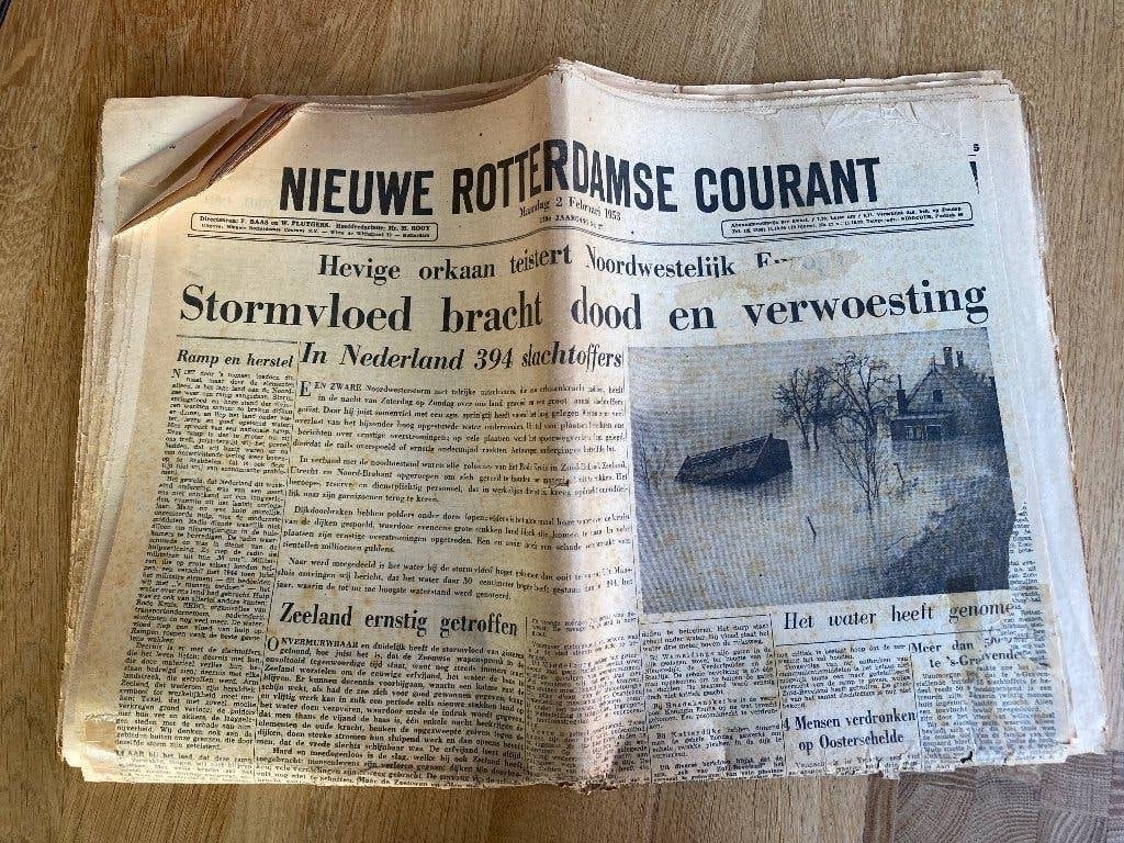 'Nieuwe Rotterdamse Courant' over watersnoodramp, 2feb1953, Verzamelen, Ophalen of Verzenden, 1940 tot 1960, Nederland, Krant