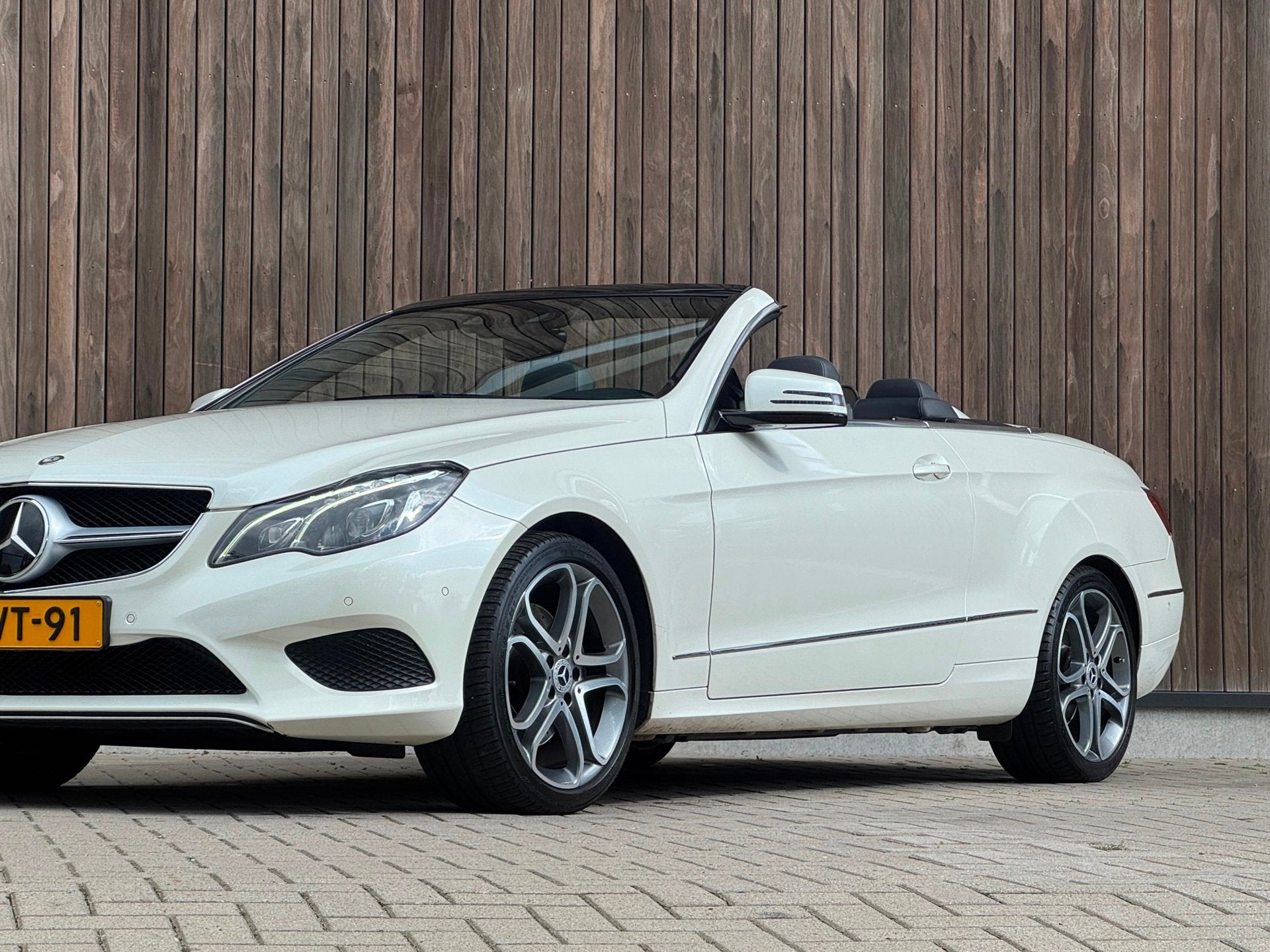 Mercedes-Benz E-klasse Cabrio 250 Edition Sport |ACC|H&K|, Automaat, Dealer onderhouden, Achterwielaandrijving, 4 cilinders
