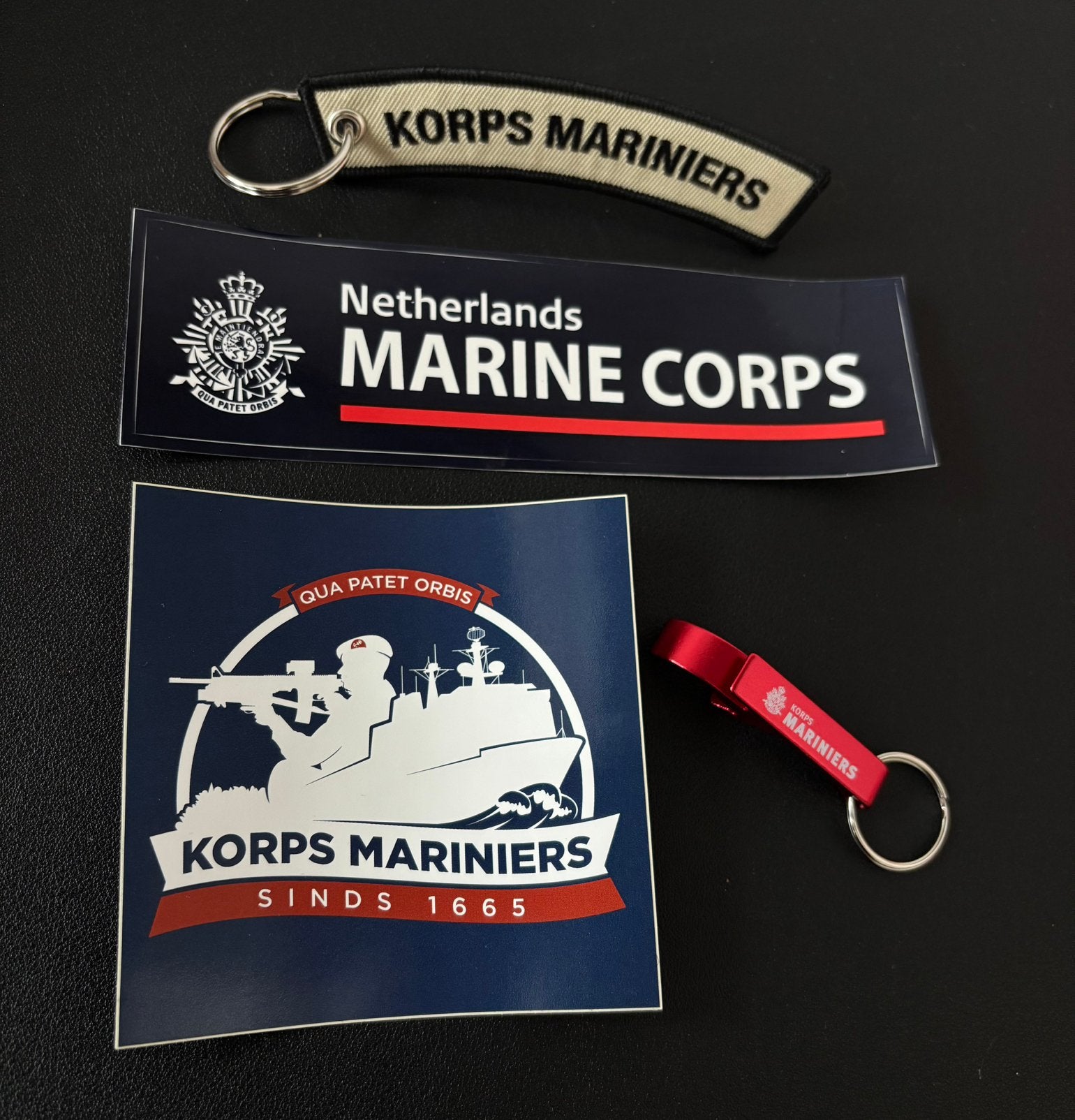 Set Korps Mariniers accessoires, Ophalen of Verzenden, Marine, Nederland, Embleem of Badge