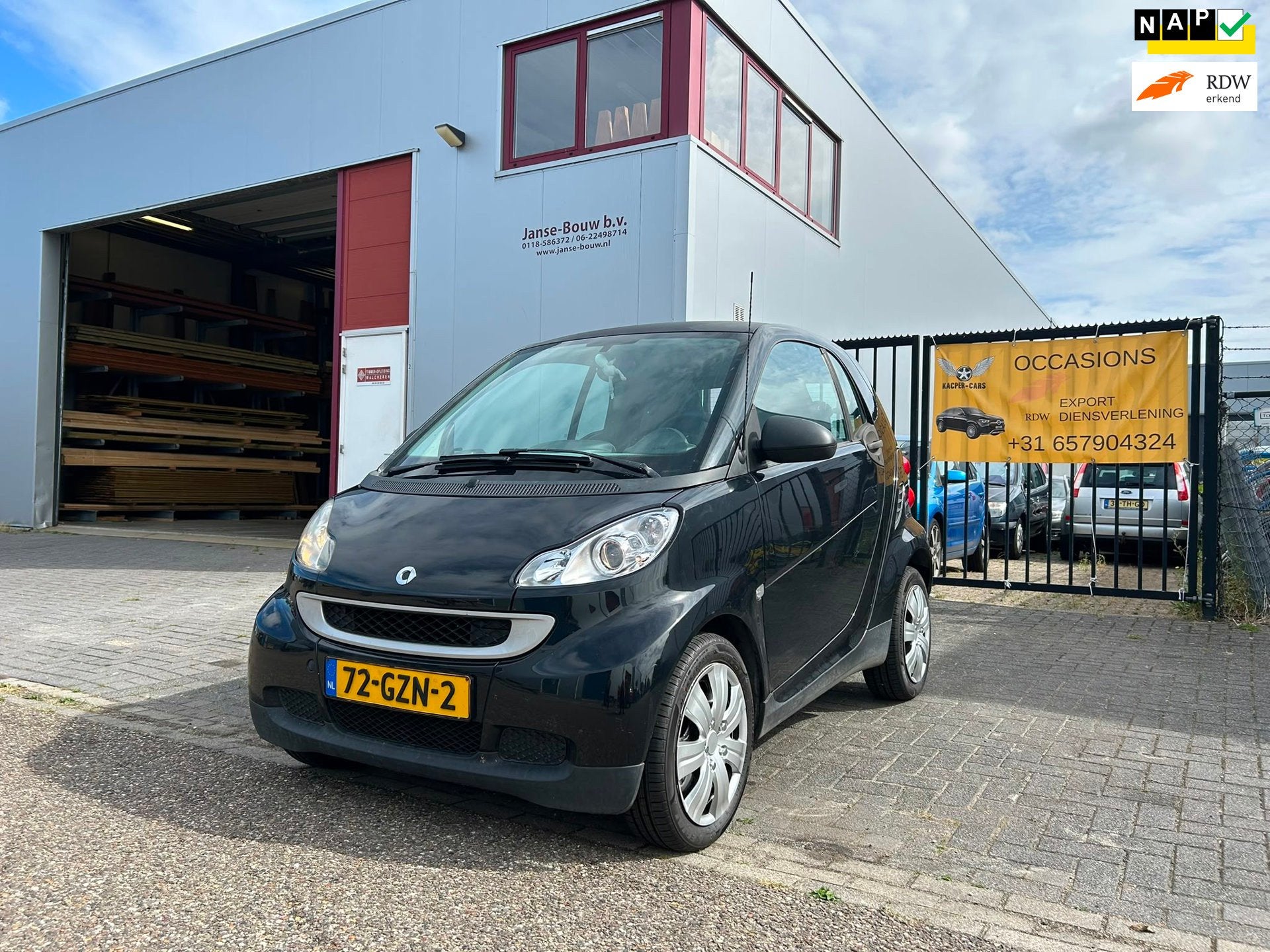 Smart Fortwo coupé 1.0 Pure Automaat | Lange APK | €2.999, Auto's, Smart, Achterwielaandrijving, 18 €/maand, 61 pk, Zwart
