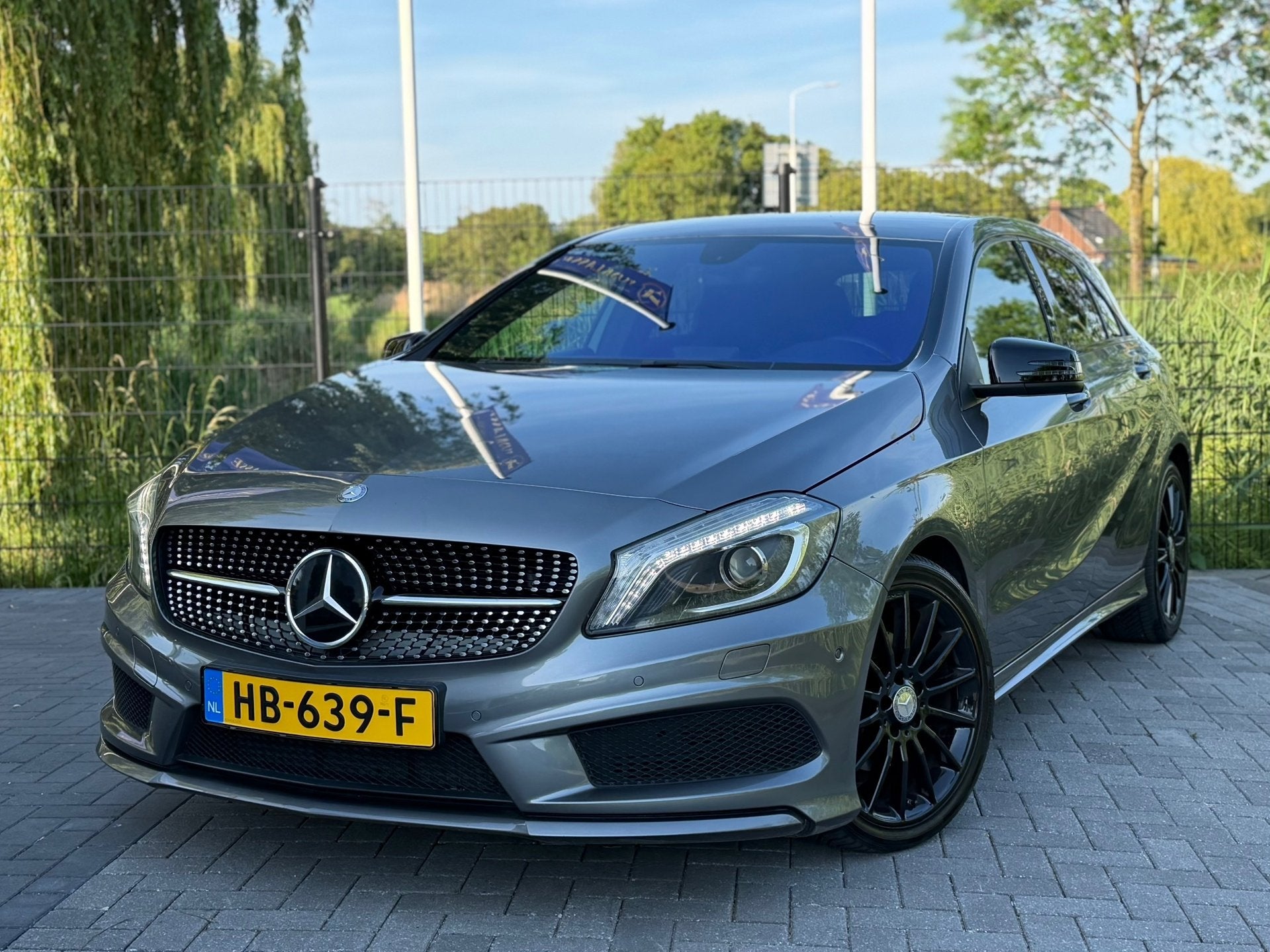 Mercedes-Benz A-klasse 180 Ambition AMG / CLIMA / CRUISE / P, Auto's, Gebruikt, 4 cilinders, 122 pk, Handgeschakeld