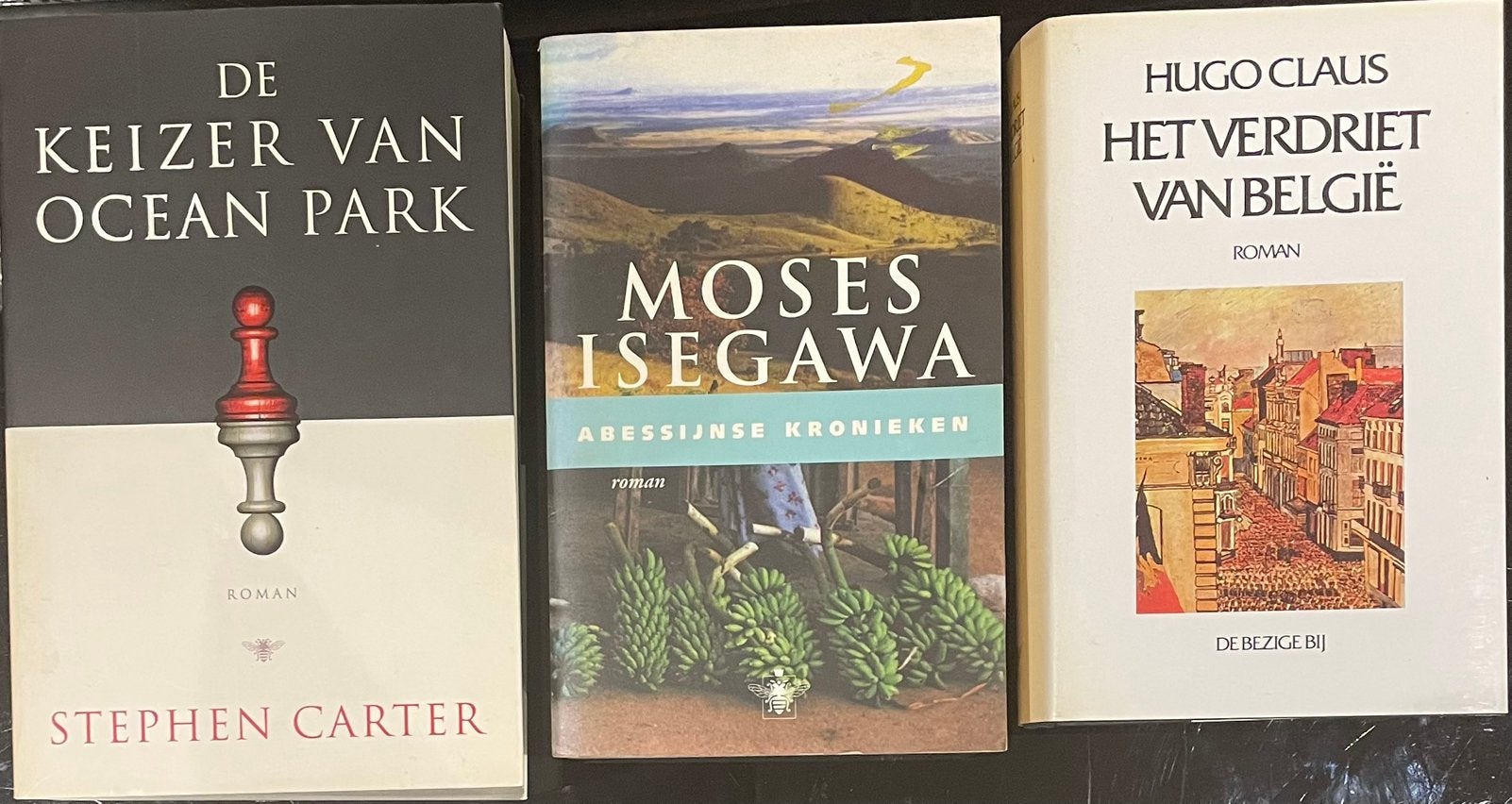 EXTREEM DIKKE ROMANS 3x DE BEZIGE BIJ uitgever, Boeken, Ophalen of Verzenden, Zo goed als nieuw, S. Carter