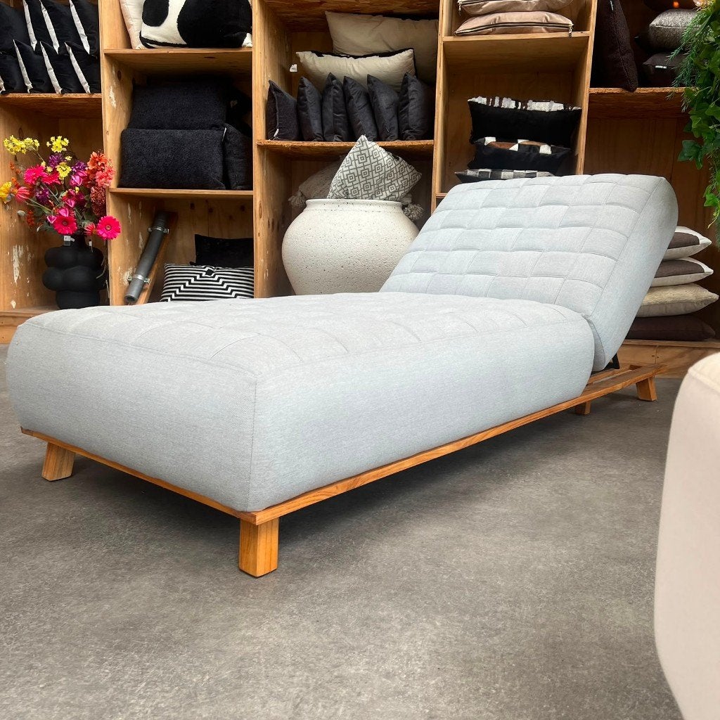 Icon Ligbed | Showroommodel, Ophalen, Gebruikt, Teakhout, Verstelbaar