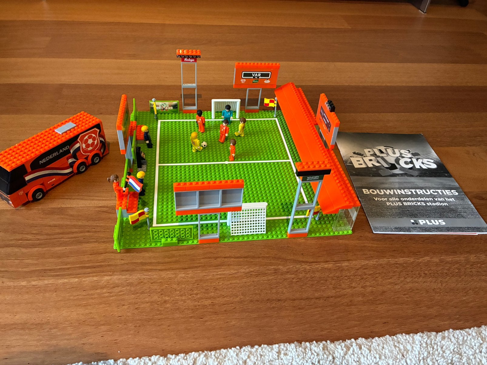 Plus Bricks voetbalstadion, Kinderen en Baby's, Speelgoed | Bouwstenen, Ophalen, Zo goed als nieuw, Overige merken
