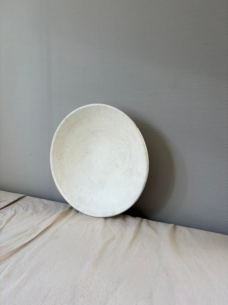 Vintage mat wit ceramic ronde schaal japandi stijl d31cm, Huis en Inrichting, Woonaccessoires | Schalen en Manden, Schaal, Rond