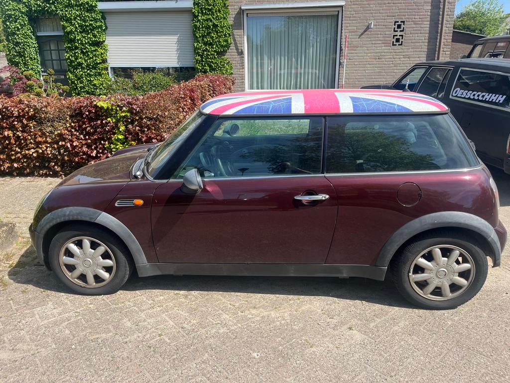 Mini cooper  1.6 16V ONE 2002 Rood loop/sloop, Auto's, Mini, Voorwielaandrijving, 15 km/l, 4 cilinders, 4 stoelen