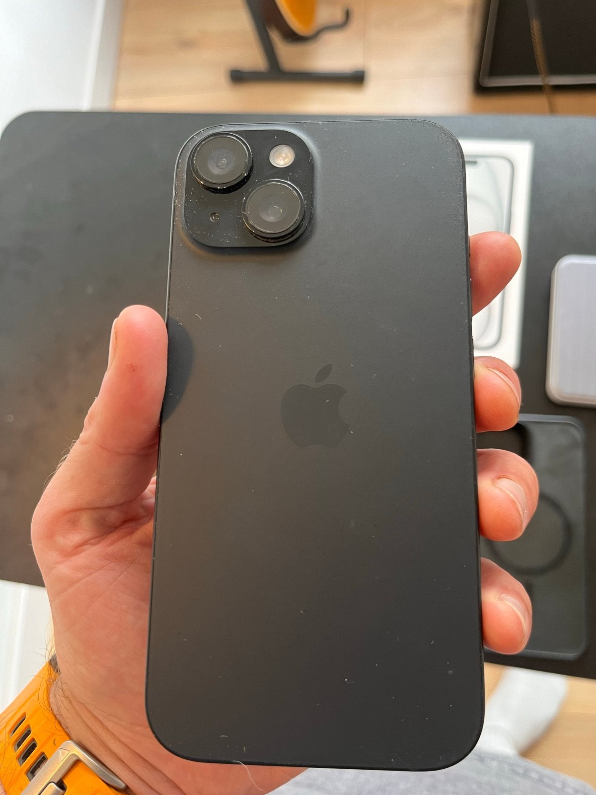 Apple iPhone 15 256GB Zwart + airPods Pro 2, Telecommunicatie, Mobiele telefoons | Apple iPhone, 256 GB, IPhone 15, 86 %, Zwart