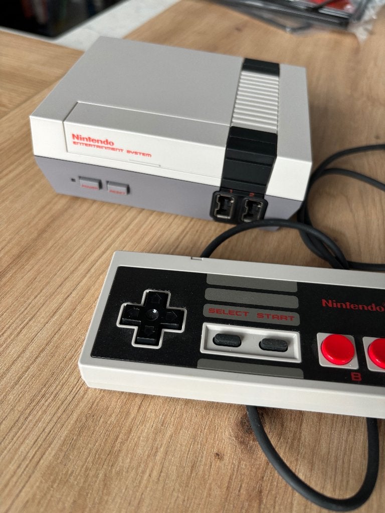 Nintendo Classic Mini NES (inclusief voeding & HDMI kabels), Spelcomputers en Games, Ophalen of Verzenden, Zo goed als nieuw, Met 1 controller
