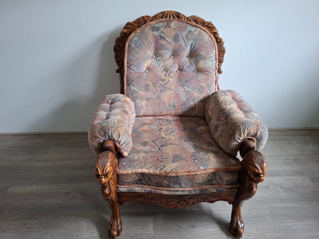 Antieke troonfauteuil in barokstijl, Ophalen