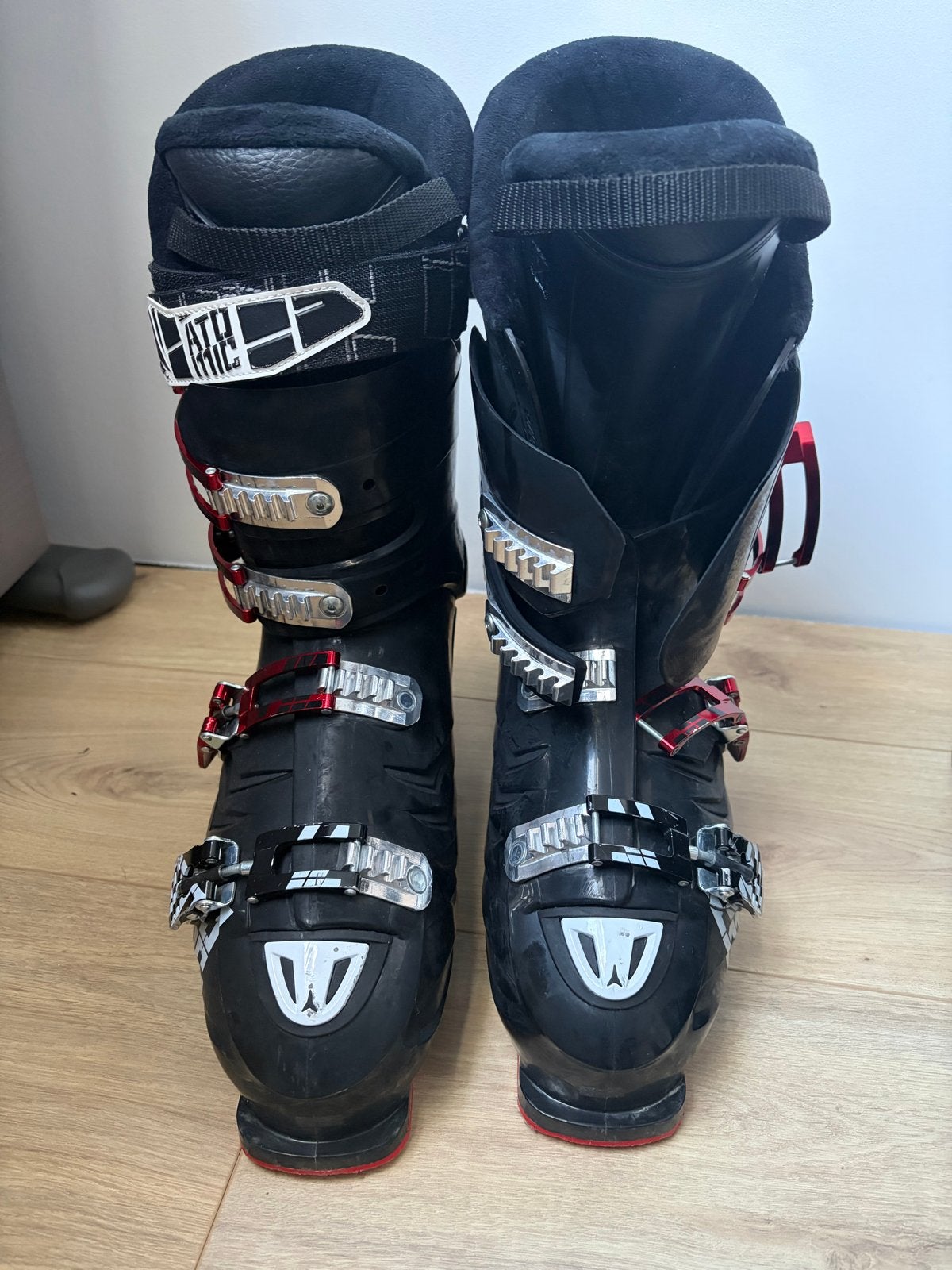 Atomic Hawx 80 skischoenen - Mondopoint 30.0/31.5, Sport en Fitness, Gebruikt, 100 tot 140 cm, Schoenen, Ophalen of Verzenden