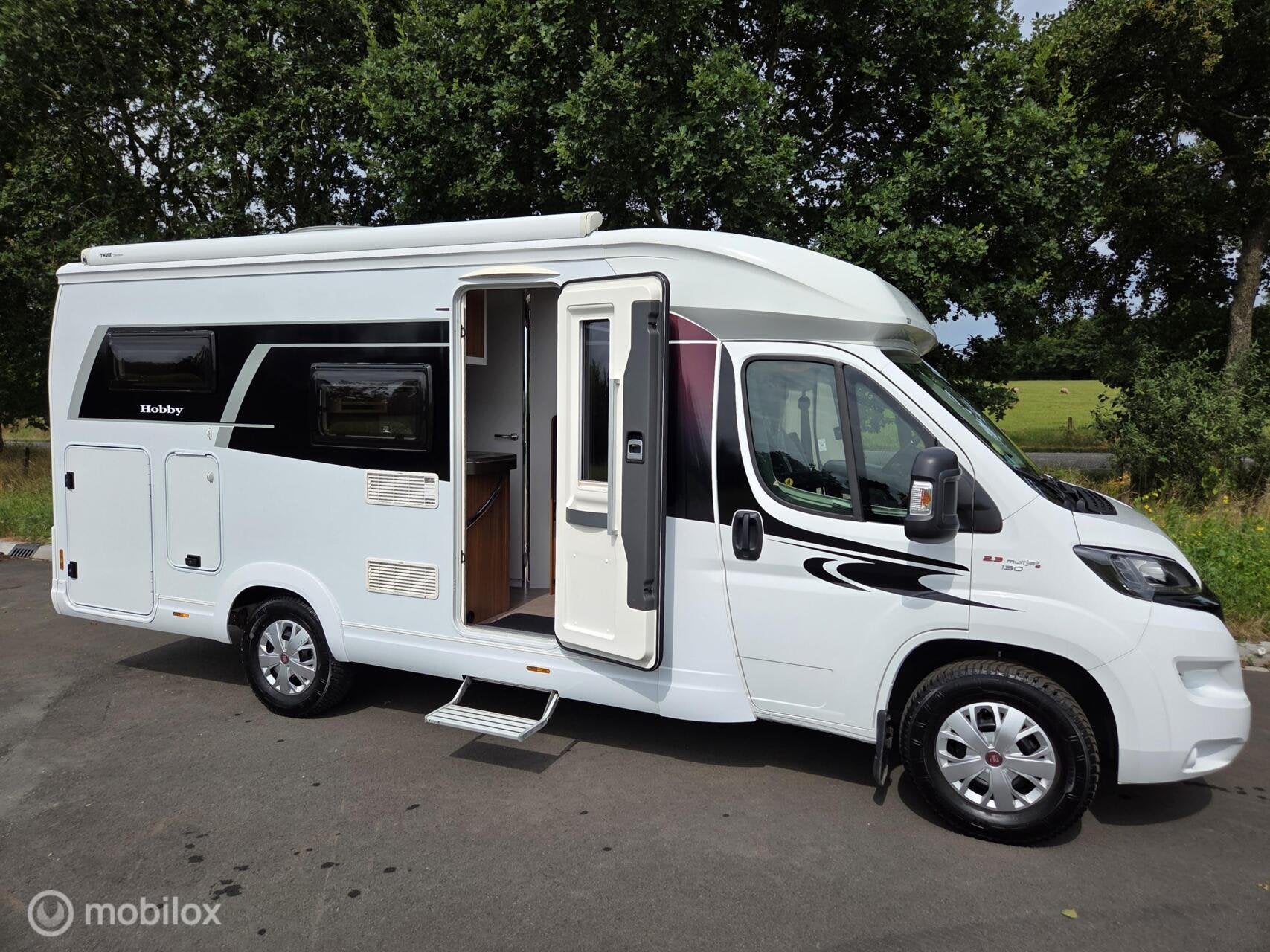 Hobby V65 GE 50 Years 2018 ☆Enkele bedden-51dkm-Euro-6 ☆, Hobby, Bedrijf, Half-integraal, Achteruitrijcamera