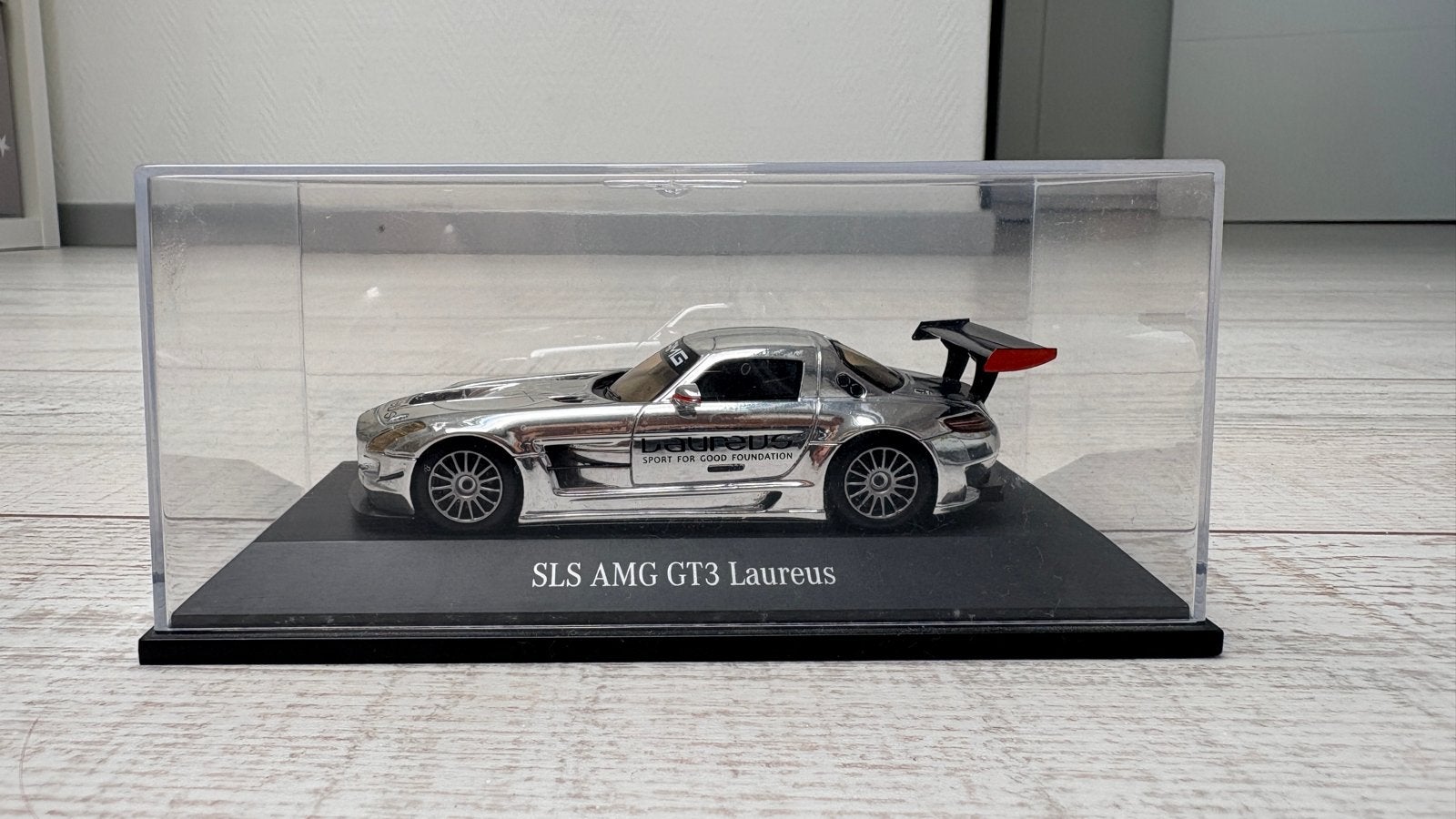 Spark / minimax B66963962 Mercedes-Benz SLS AMG GT3 Laureus, Hobby en Vrije tijd, Ophalen of Verzenden, Zo goed als nieuw, Auto