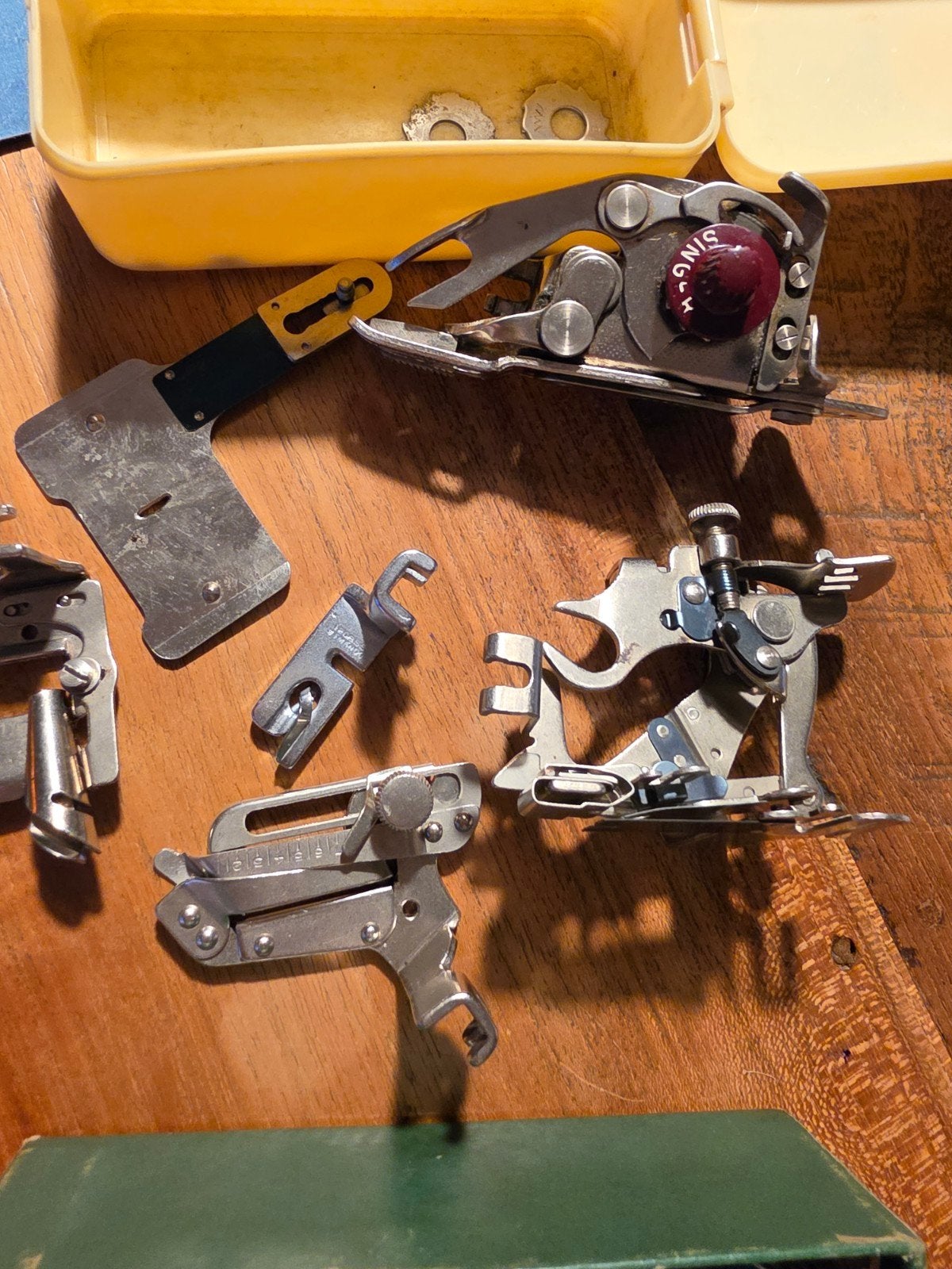 Diverse naaivoetjes en accessoires voor Singer naaimachine, Ophalen of Verzenden, Gebruikt, Toebehoren, Singer