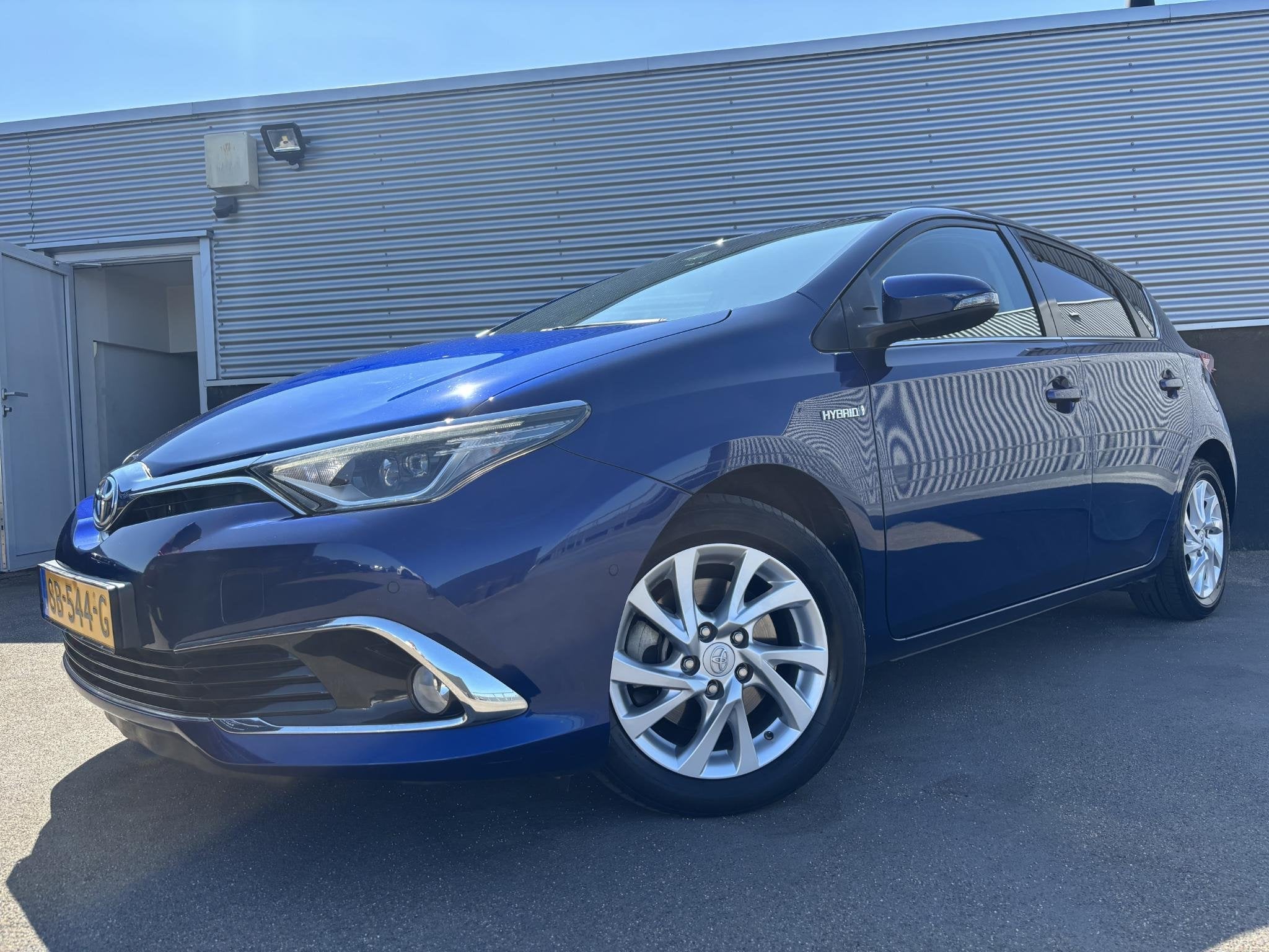 Toyota Auris 1.8 Hybrid Executive Meeste luxe uitvoering / n, Dealer onderhouden, Gebruikt, Euro 6, 4 cilinders