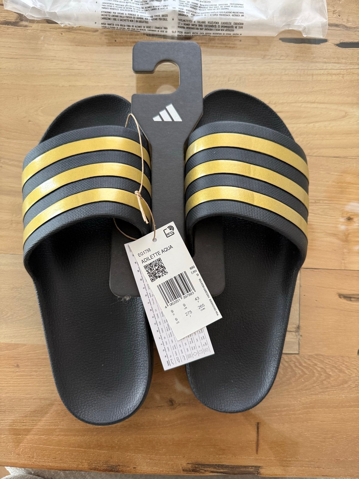 Adidas Adilette Aqua Slippers Zwart Goud Maat 43, Ophalen of Verzenden, Nieuw, Zwart, Slippers