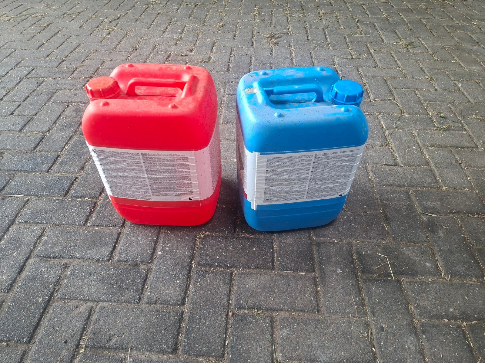 jerrycan 1 keer gebruikt, Tuin en Terras, Minder dan 75 liter, Ophalen, Gebruikt, Kunststof