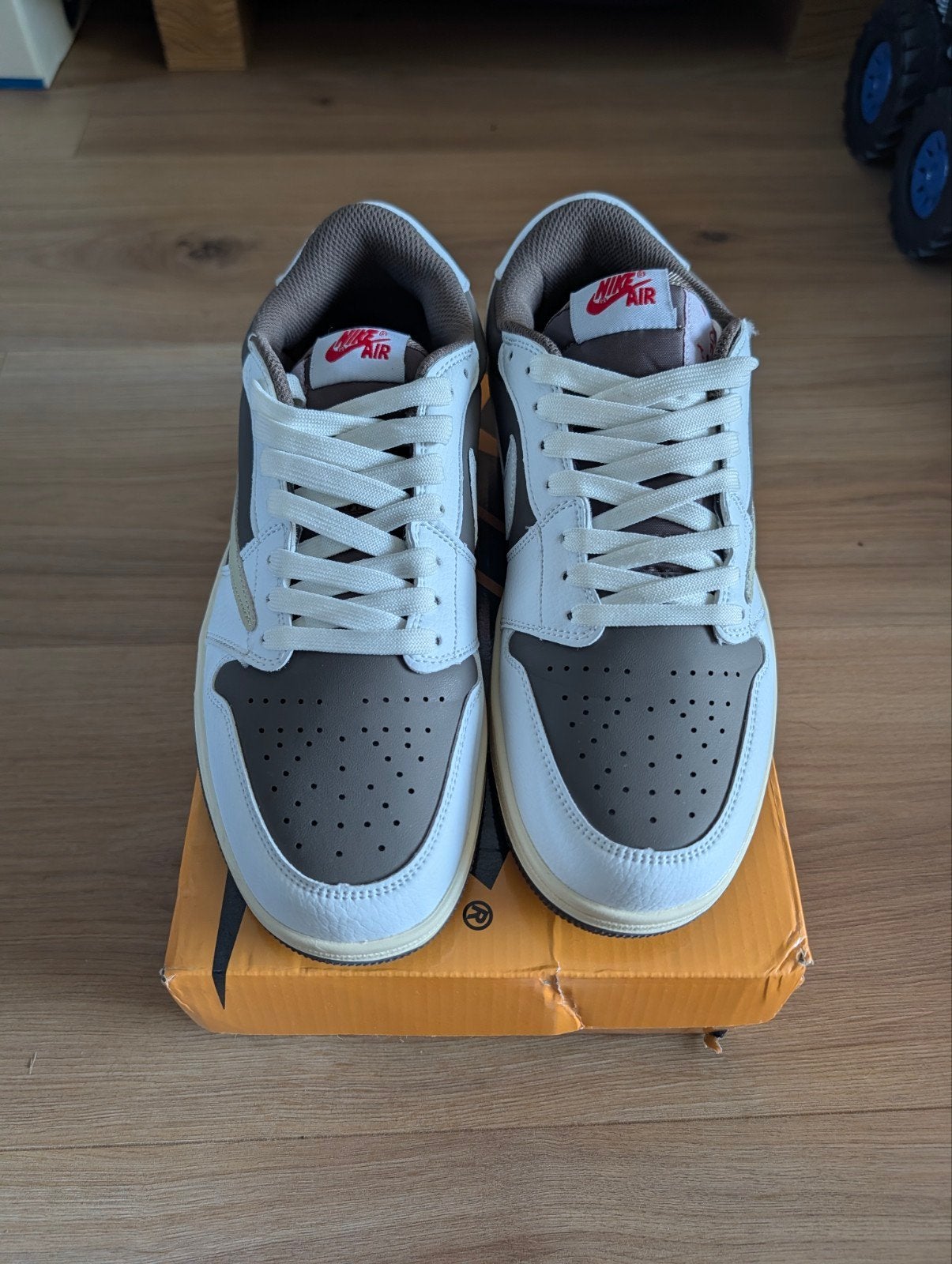 Nike Air Jordan 1 Low Travis Scott Reverse Mocha, Ophalen of Verzenden, Nieuw, Bruin