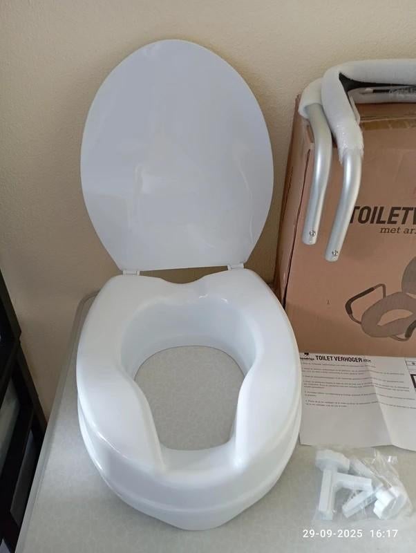 WC Verhoger 10cm met Armsteunen (nieuwprijs €60,95), Ophalen of Verzenden, Zo goed als nieuw, Hendriks Handelshuis, Hendrik@hendrikshandelshuis.nl