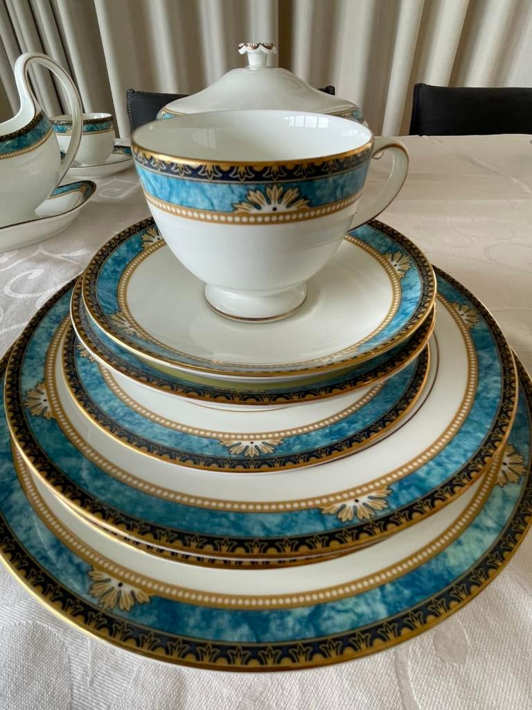 Servies Curzon van Wedgwood  (Bone China), Huis en Inrichting, Keuken | Servies, Zo goed als nieuw, Overige typen, Wedgwood, Porselein