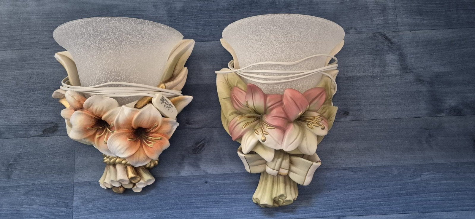 Set van 2 decoratieve wandlampen met bloemmotief, Huis en Inrichting, Lampen | Wandlampen, Meerkleurig, Overige fittingen, Zo goed als nieuw