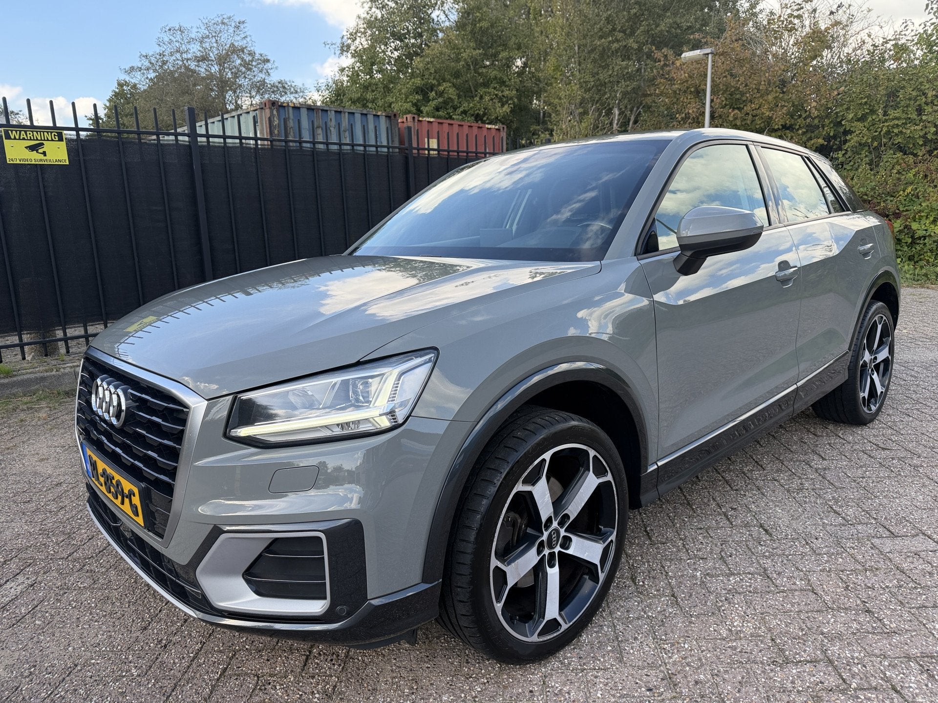Audi Q2 1.4 TFSI CoD Design Cam/Clima/Cruise/LED/Nardo, Auto's, Gebruikt, 4 cilinders, 150 pk, Leder en Stof