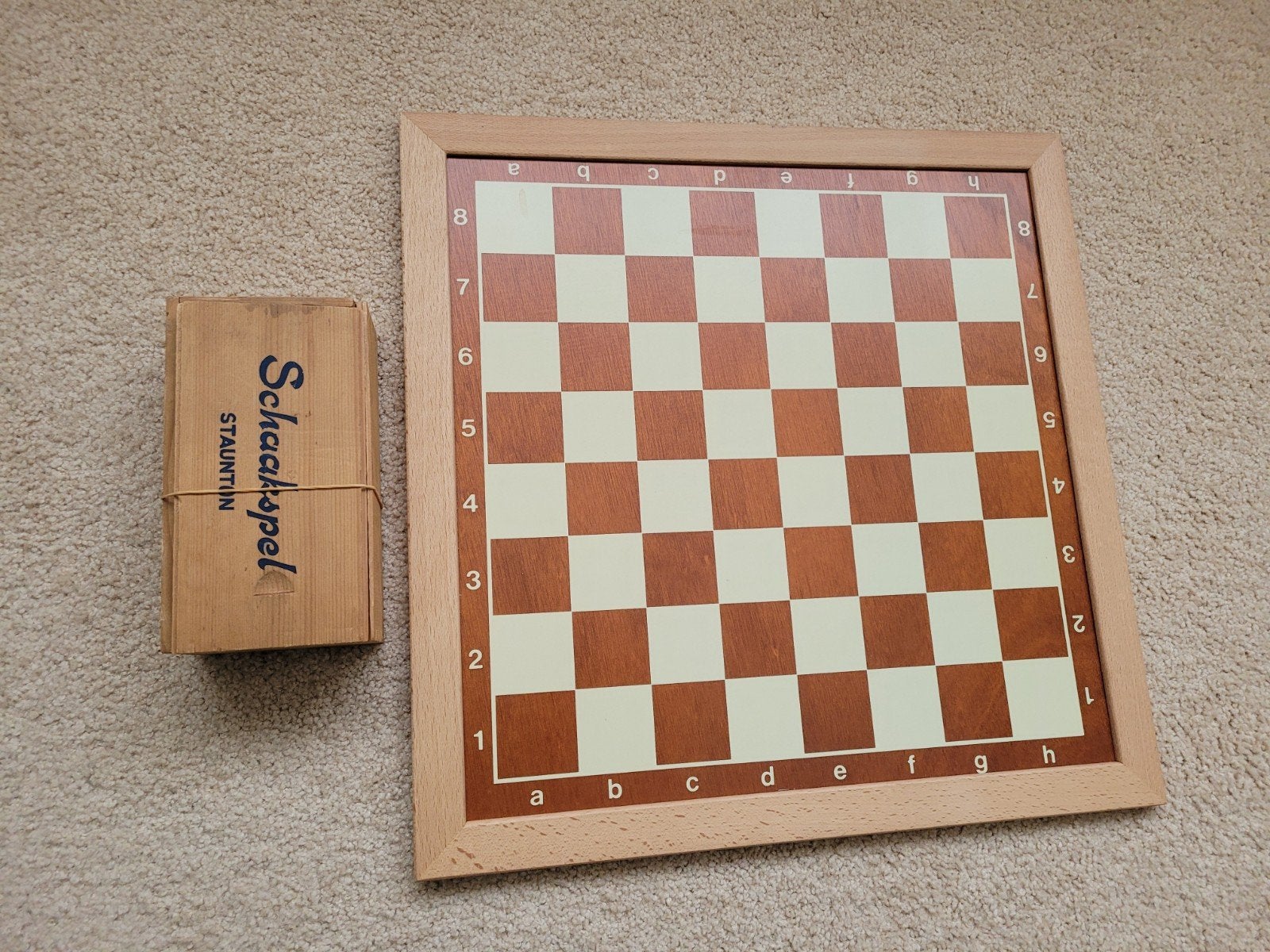 Schaakspel Staunton met houten bord en stukken, Een of twee spelers, Onbekend, Ophalen of Verzenden, Zo goed als nieuw