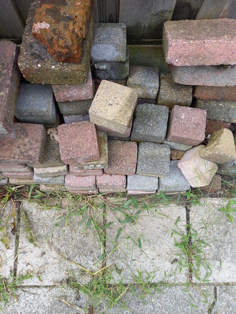 gratis gekleurde stenen 10x10 cm, Tuin en Terras, Ophalen, Gebruikt, Klinkers, Minder dan 5 m²