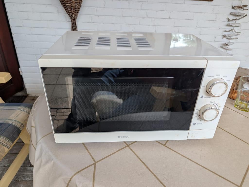 Blokker Magnetron - Compact en Functioneel, Witgoed en Apparatuur, Magnetrons, Ophalen, Gebruikt, Minder dan 45 cm, Magnetron