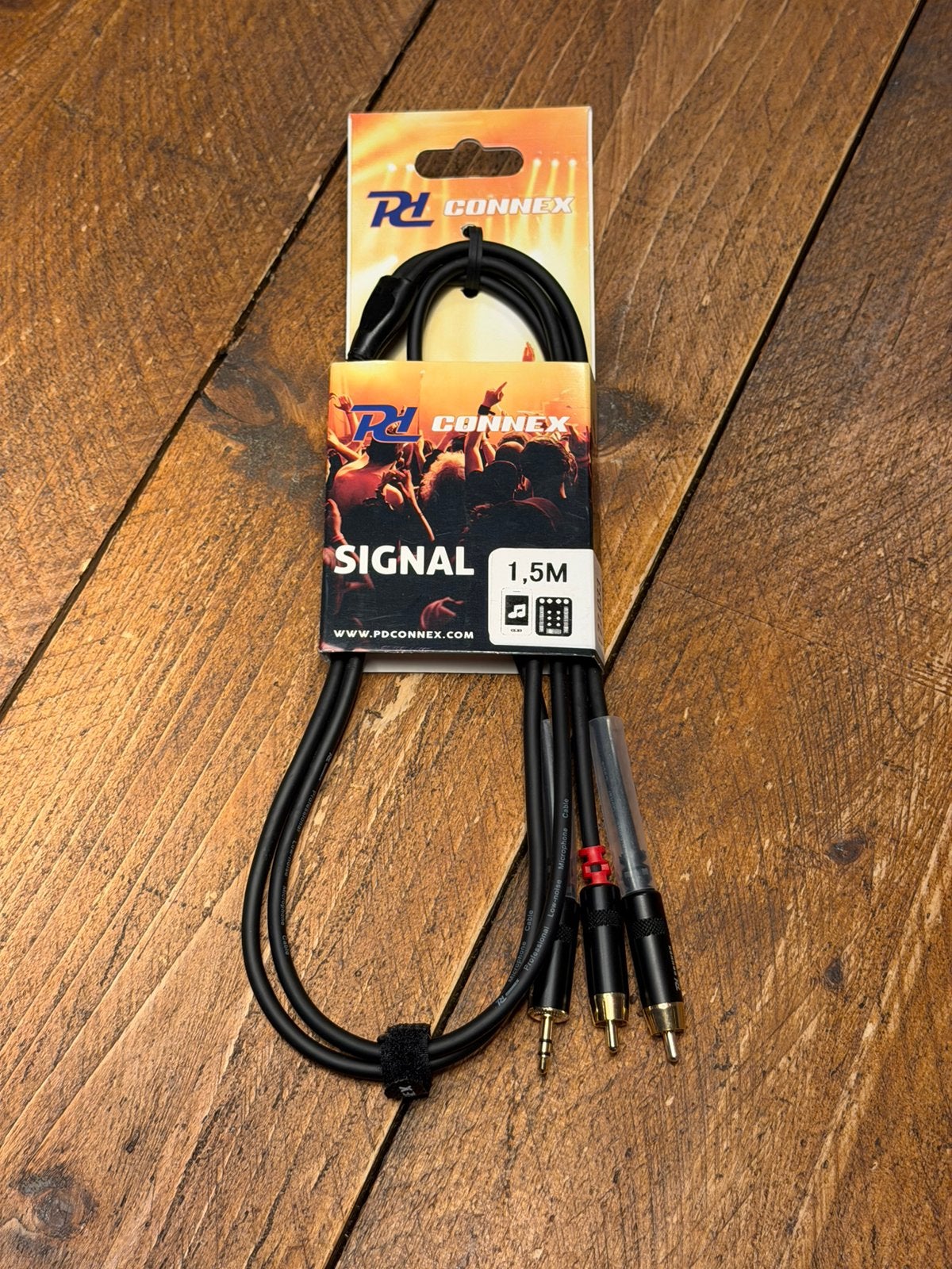 Aux kabel 3.5mm naar tulp 2xRCA Male 1.5m van PD Connex, Ophalen of Verzenden, Zo goed als nieuw, Minder dan 2 meter, Overige kabels