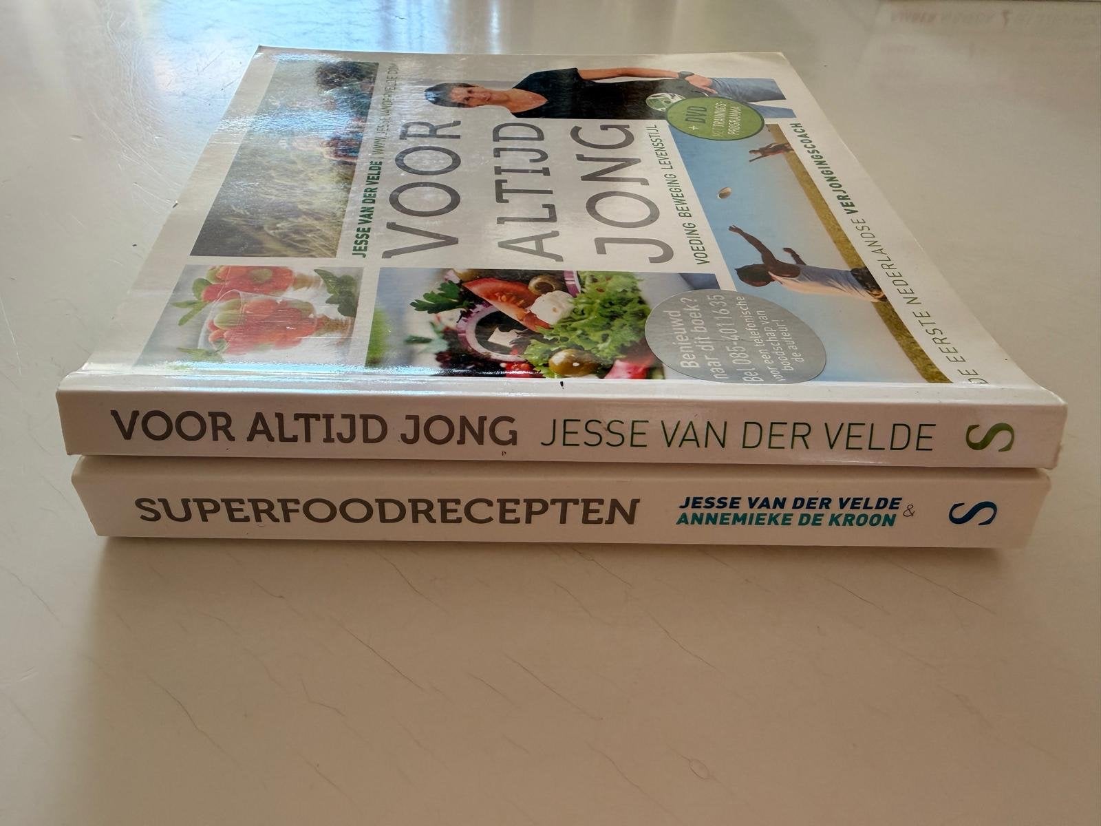 Boeken Jesse van der Velde: Voor Altijd Jong & Superfood, Boeken, Ophalen of Verzenden, Zo goed als nieuw, Dieet en Voeding
