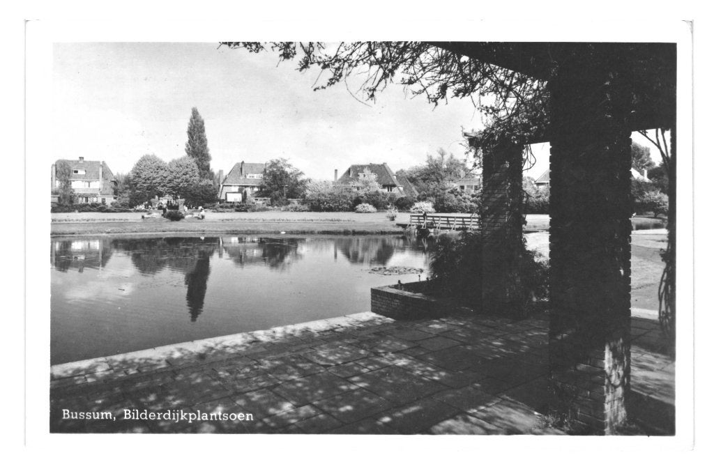 947478	Bussum	Bilderdijkplantsoen	1954	Postzegel afgeweekt
