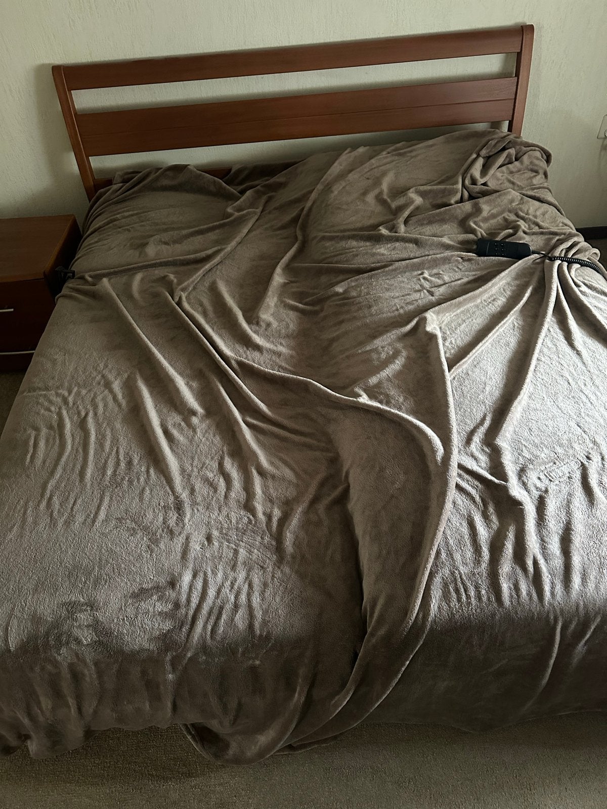 Tweepersoonsbed met houten frame en verstelbare bodem, Huis en Inrichting, Bruin, Tweepersoons, Ophalen of Verzenden, 200 cm