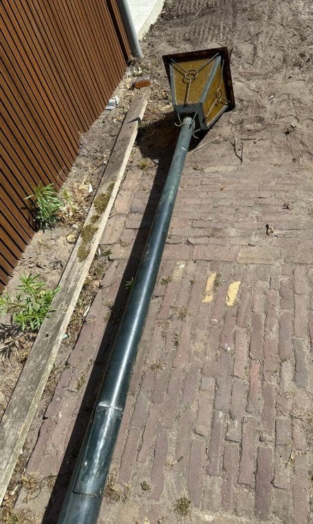 Oude Gietijzeren lantaarnpaal (tuinverlichting)  zie foto, Ophalen, Gebruikt, Minder dan 50 watt, Overige typen