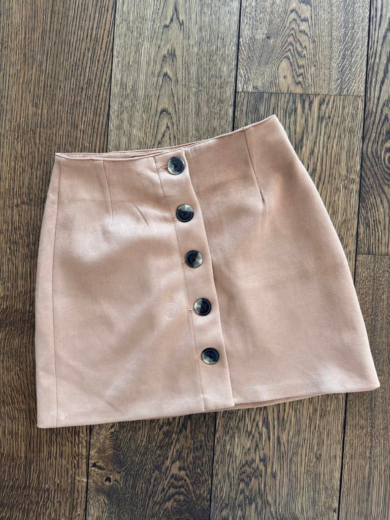 Suède rokje met knopen | Maat M | Bershka, Kleding | Dames, Rokken, Maat 38/40 (M), Beige, Ophalen of Verzenden, Zo goed als nieuw