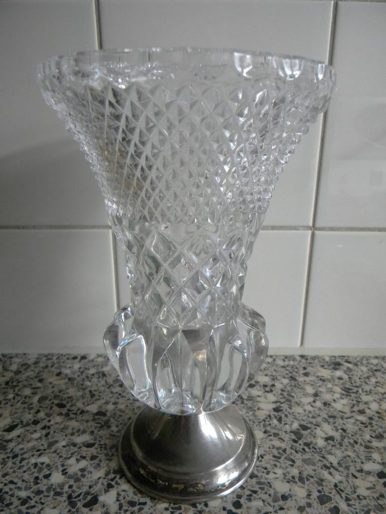 VAAS KRISTAL OP VERZILVERDE VOET, HEEL MOOI GESLEPEN, Ophalen of Verzenden, Gebruikt, Overige kleuren, Glas