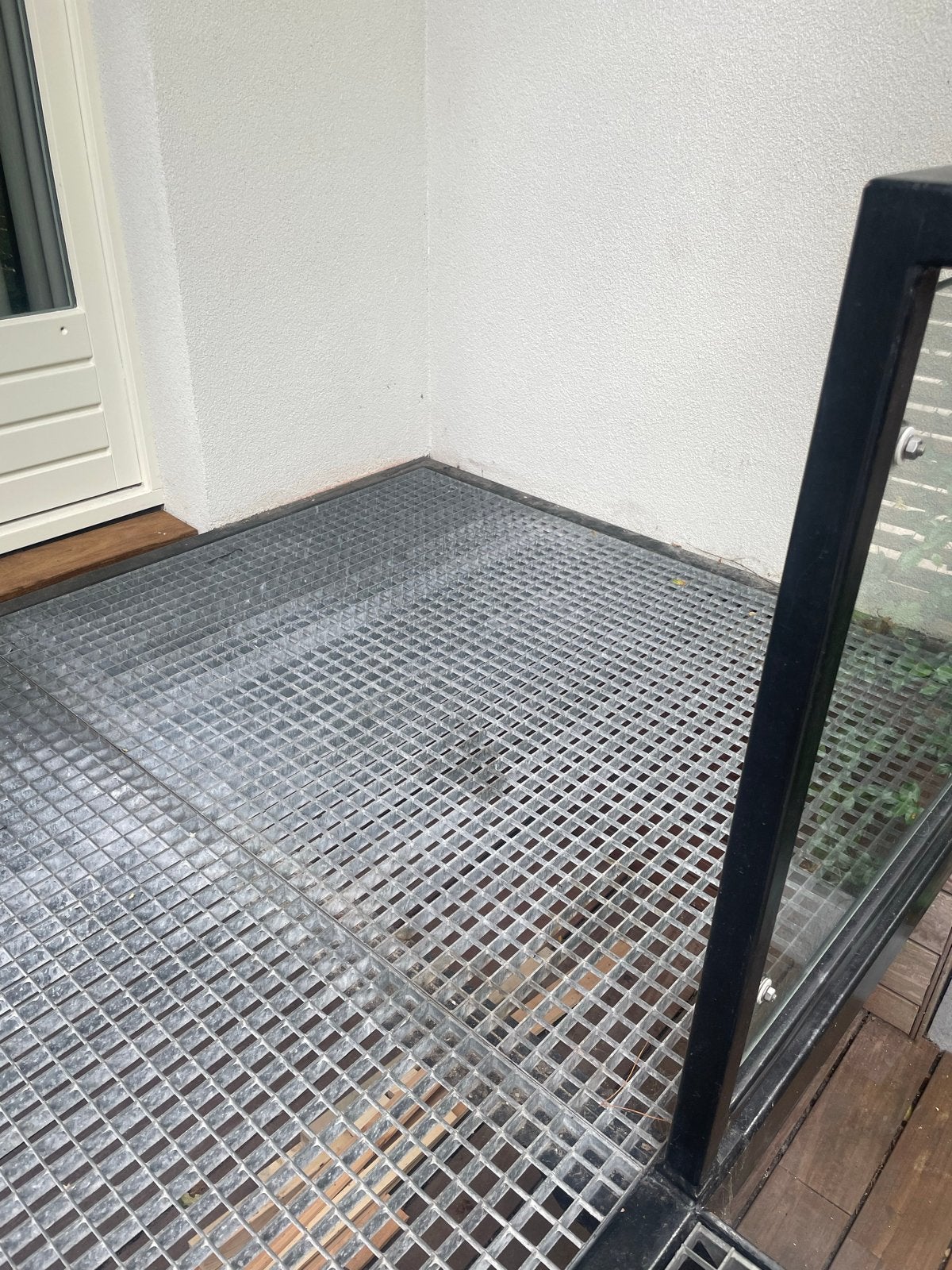 Metalen roosters en traptreden, Ophalen, Gebruikt